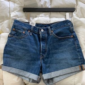 Levi’s 501 denim shorts size 28